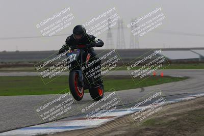 media/Nov-30-2025-TrackDaz (Sun) [[d8b22663df]]/A Group/Session 4 (Wheelie Bump)/